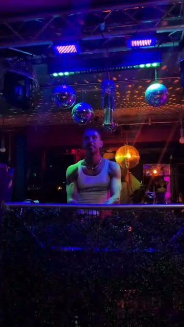 🌴 DJ Sunset Sessions na Praia🍹 🎶 HOJE a partir das 18h 🌅 prepara-te para dançar ao ritmo do mais espetacular pôr do sol que pinta o céu com mil cores enquanto a música te leva às estrelas.

@messiontheblock nos comandos 🎧🔥