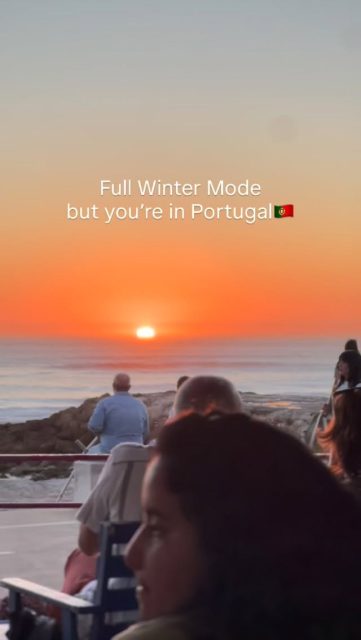 Inverno… do nosso jeito 🌅

O frio até tenta, mas passa. O pôr do sol não falha, e fica. Céu em chamas, cores que parecem filtro — mas não são.

Sim é Inverno, mas é Costa da Caparica - Portugal 🇵🇹