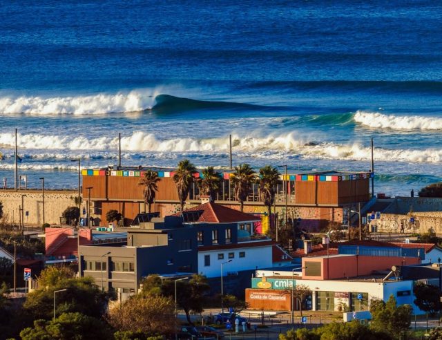 8 anos de Dr. Bernard. 88 anos do homem que lhe deu o nome.
Hoje celebramos em dobro - o aniversário de uma casa que nasceu na Costa da Caparica com uma visão simples: criar um sítio onde as pessoas se sentem bem. E o aniversário do pai do @gregbern , o Dr. Jean Antoine Bernard, cuja vida inspirou tudo isto.
8 anos de ondas, cores, música, comunidade e muita boa onda.
Obrigado a todos os que fizeram parte desta história. 🎂❤️

8 years of Dr. Bernard. 88 years of the man who gave it his name.
Today we celebrate twice - the birthday of a place born in Costa da Caparica with a simple vision: create somewhere people feel at home. And the birthday of @gregbern ‘s father, Dr. Jean Antoine Bernard, whose life inspired all of this.
8 years of waves, colour, music, community, and good vibes.
Thank you to everyone who’s been part of this story. 🎂❤️